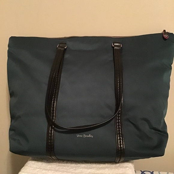 🔥 est offers, Vera Bradley, 19X14, nylon, NWT, See pictures, travel tote - Picture 1 of 6
